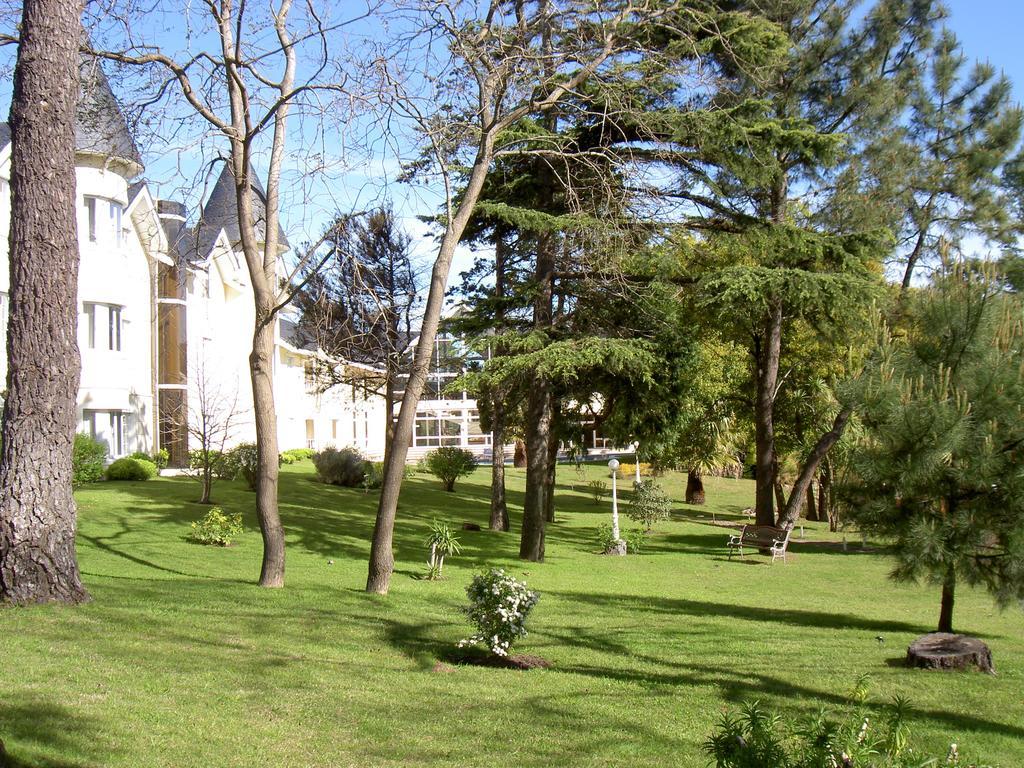Parque Hotel Jean Clevers Punta del Este Bagian luar foto The park of the Château de launay