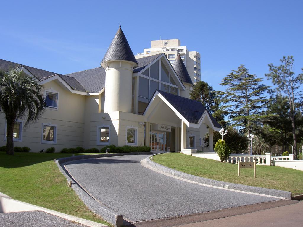 Parque Hotel Jean Clevers Punta del Este Bagian luar foto The clubhouse at the Royal Country Club