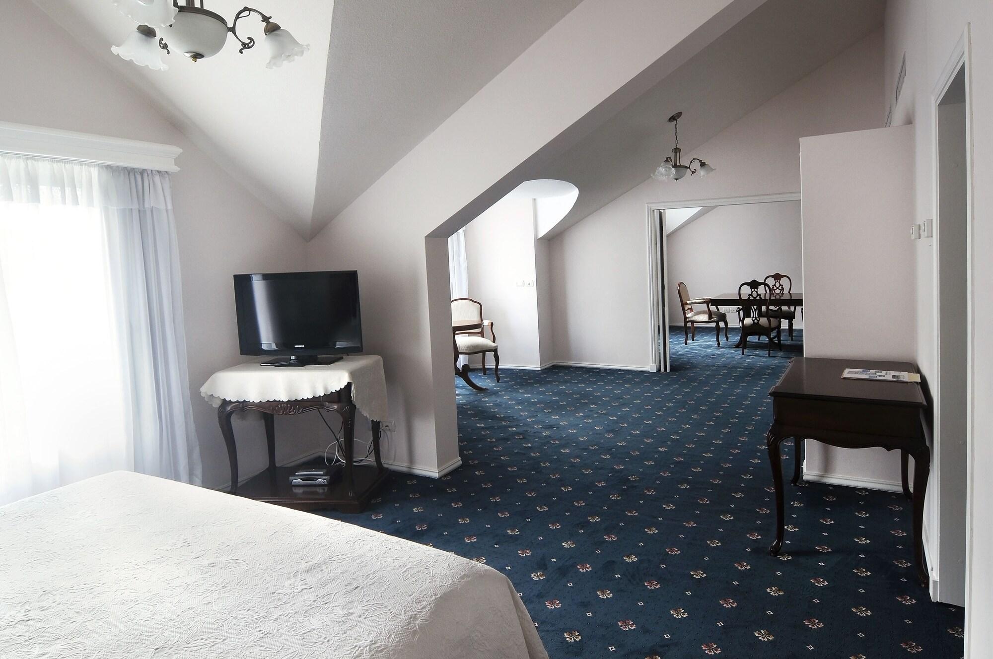 Parque Hotel Jean Clevers Punta del Este Bagian luar foto A suite at the hotel