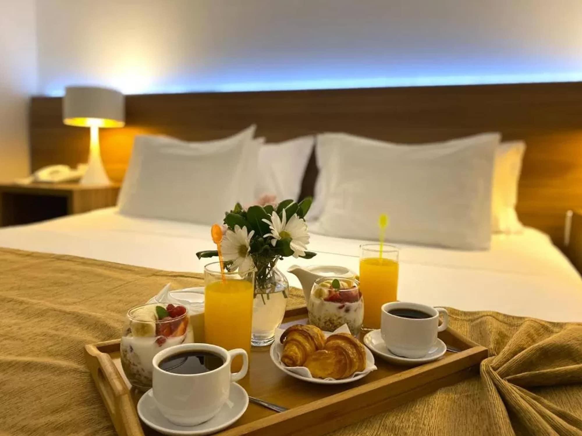 Parque Hotel Jean Clevers Punta del Este Bagian luar foto Room service