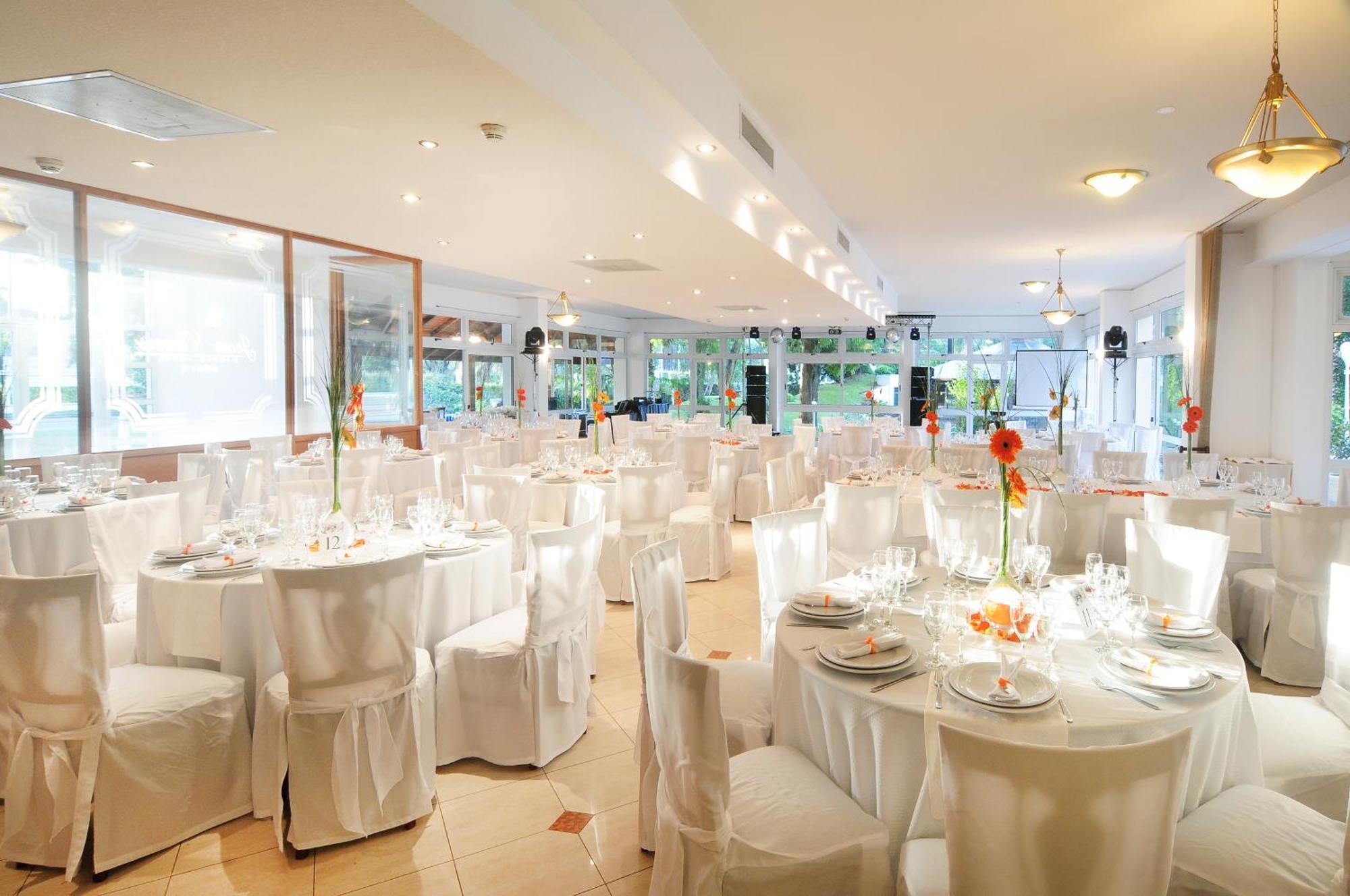 Parque Hotel Jean Clevers Punta del Este Bagian luar foto The interior of the restaurant