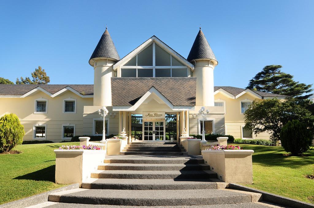 Parque Hotel Jean Clevers Punta del Este Bagian luar foto The main entrance of the hotel