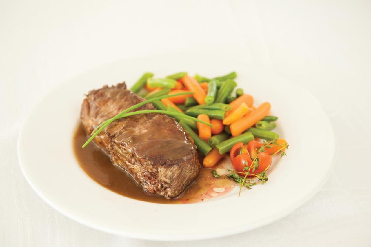 Parque Hotel Jean Clevers Punta del Este Bagian luar foto A plate of braised ox cheek