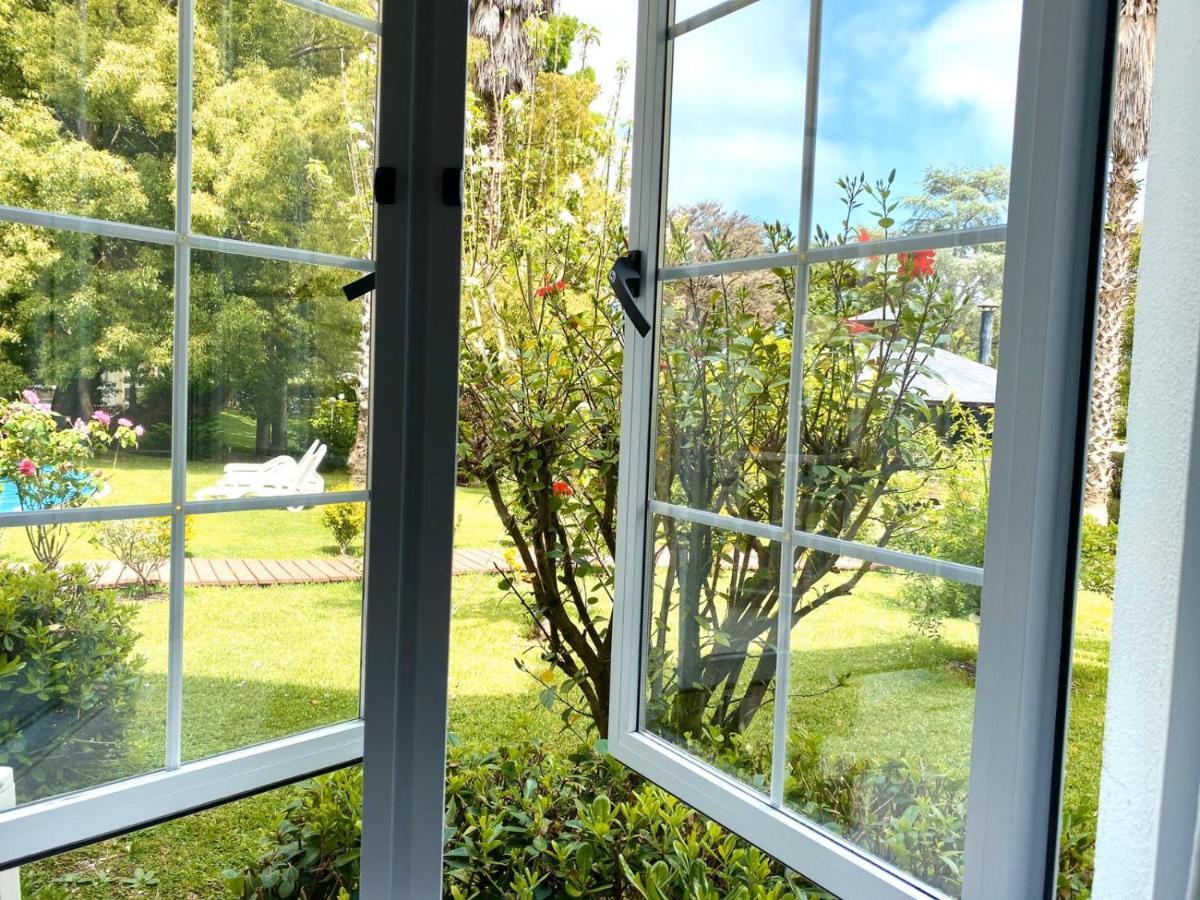 Parque Hotel Jean Clevers Punta del Este Bagian luar foto A window with double glazing